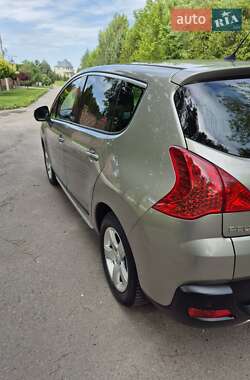Внедорожник / Кроссовер Peugeot 3008 2011 в 