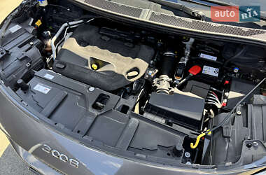 Позашляховик / Кросовер Peugeot 3008 2021 в 