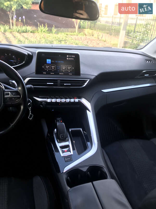 Внедорожник / Кроссовер Peugeot 3008 2017 в Ивано-Франковске