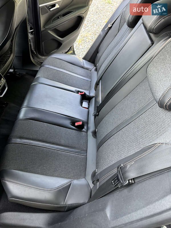 Позашляховик / Кросовер Peugeot 3008 2017 в Самборі