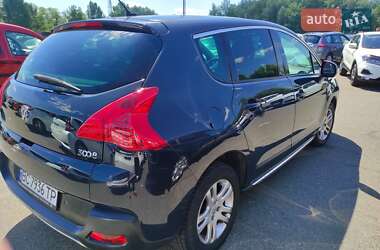 Позашляховик / Кросовер Peugeot 3008 2010 в 