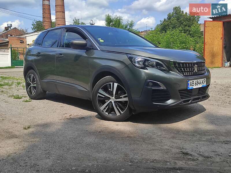 Внедорожник / Кроссовер Peugeot 3008 2017 в 