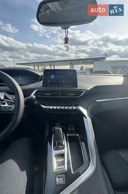 Внедорожник / Кроссовер Peugeot 3008 2018 в 