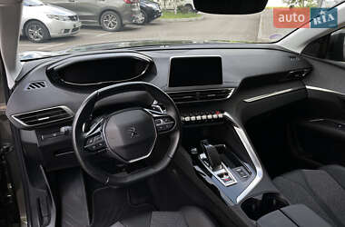 Позашляховик / Кросовер Peugeot 3008 2020 в 