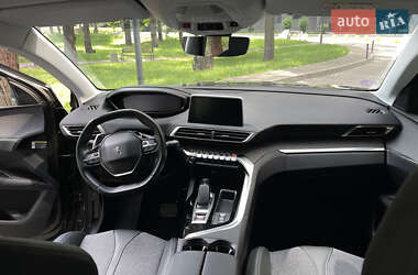 Позашляховик / Кросовер Peugeot 3008 2020 в 
