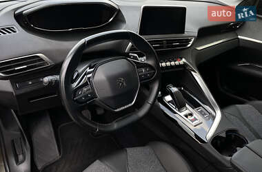 Позашляховик / Кросовер Peugeot 3008 2020 в 