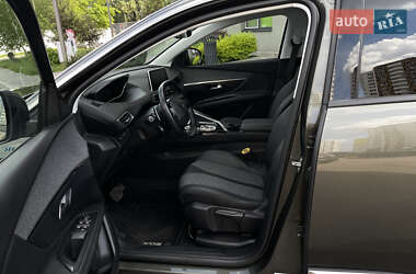 Позашляховик / Кросовер Peugeot 3008 2020 в 