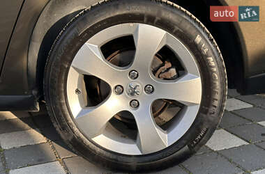 Внедорожник / Кроссовер Peugeot 3008 2011 в 