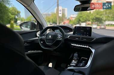 Внедорожник / Кроссовер Peugeot 3008 2021 в 