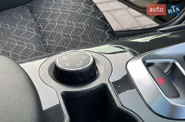 Внедорожник / Кроссовер Peugeot 3008 2015 в 