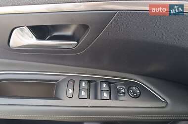 Позашляховик / Кросовер Peugeot 3008 2020 в 