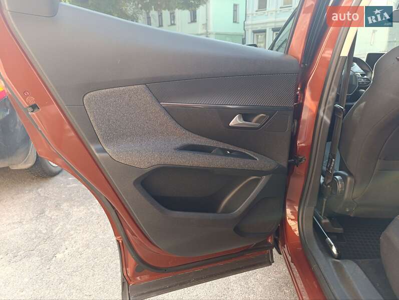 Внедорожник / Кроссовер Peugeot 3008 2017 в Киеве