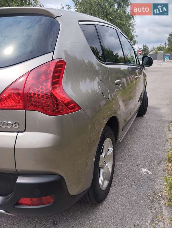 Позашляховик / Кросовер Peugeot 3008 2012 в Вишгороді