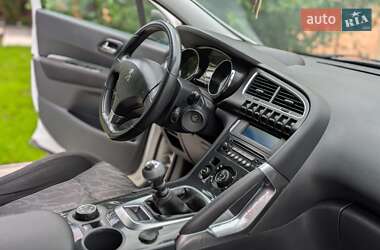 Внедорожник / Кроссовер Peugeot 3008 2011 в 