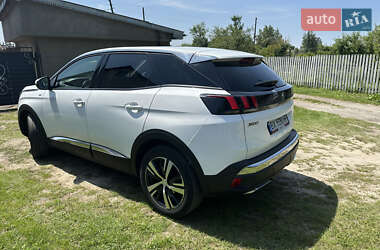 Внедорожник / Кроссовер Peugeot 3008 2017 в 