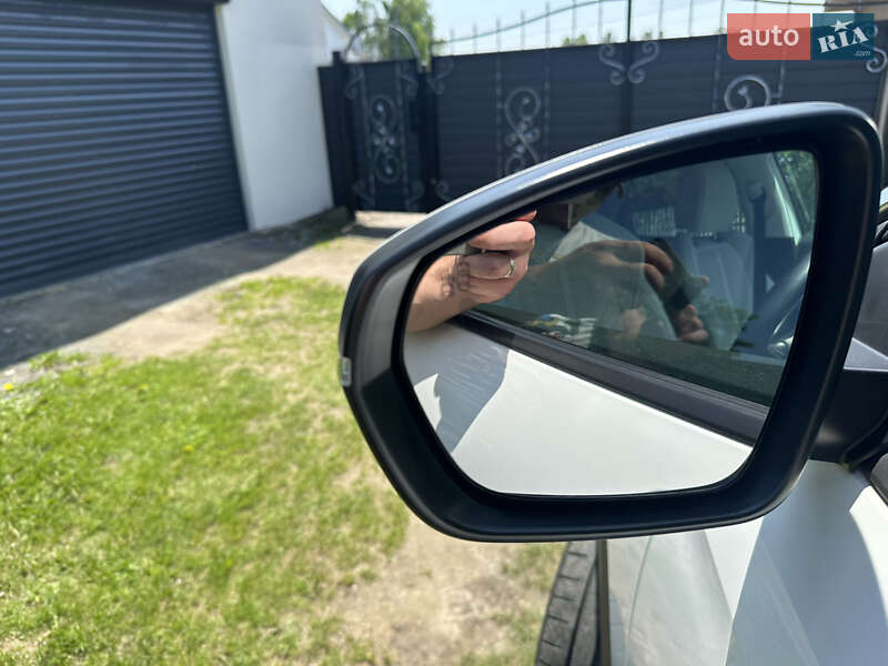 Позашляховик / Кросовер Peugeot 3008 2017 в Шепетівці