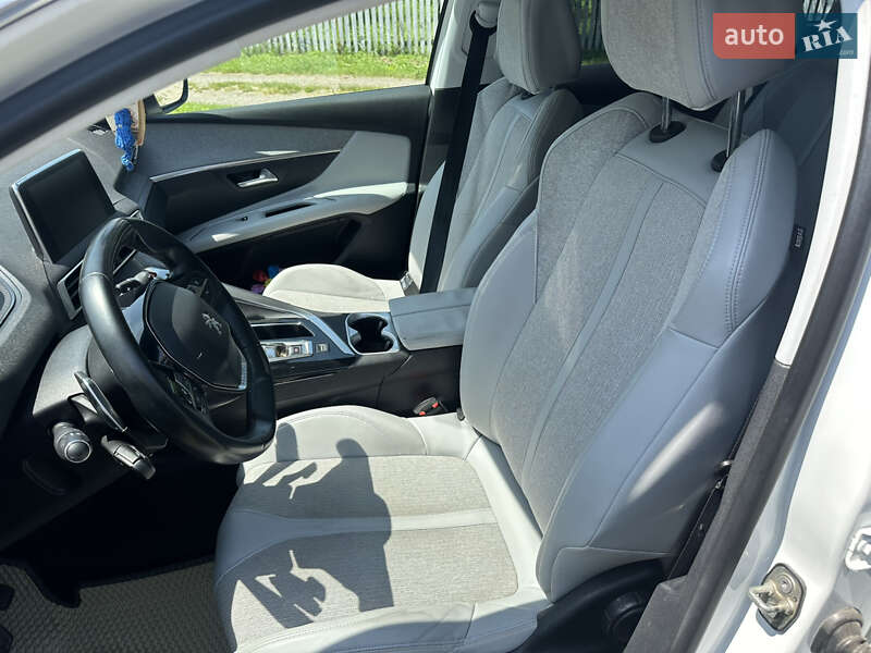 Позашляховик / Кросовер Peugeot 3008 2017 в Шепетівці