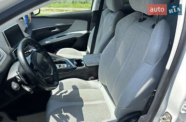 Внедорожник / Кроссовер Peugeot 3008 2017 в 