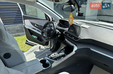 Внедорожник / Кроссовер Peugeot 3008 2017 в 