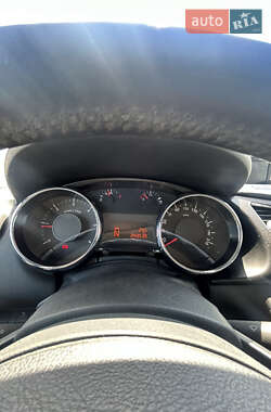 Позашляховик / Кросовер Peugeot 3008 2011 в 