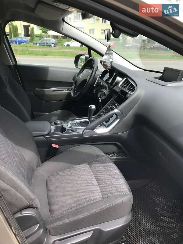 Позашляховик / Кросовер Peugeot 3008 2011 в Вінниці