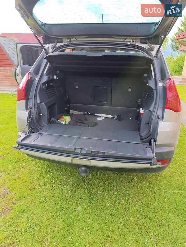 Позашляховик / Кросовер Peugeot 3008 2009 в Стрию