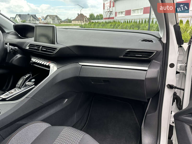 Позашляховик / Кросовер Peugeot 3008 2019 в Лопатині