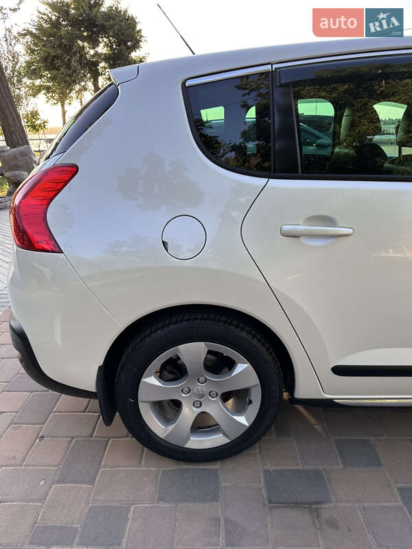 Позашляховик / Кросовер Peugeot 3008 2012 в Миколаєві