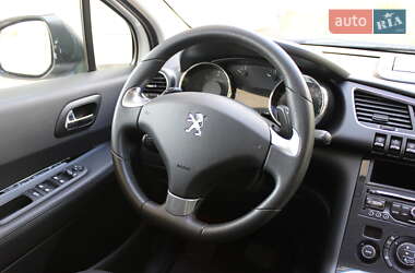 Позашляховик / Кросовер Peugeot 3008 2015 в 