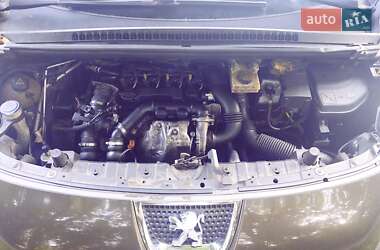 Позашляховик / Кросовер Peugeot 3008 2010 в 
