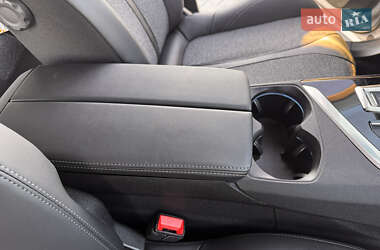 Позашляховик / Кросовер Peugeot 3008 2021 в 