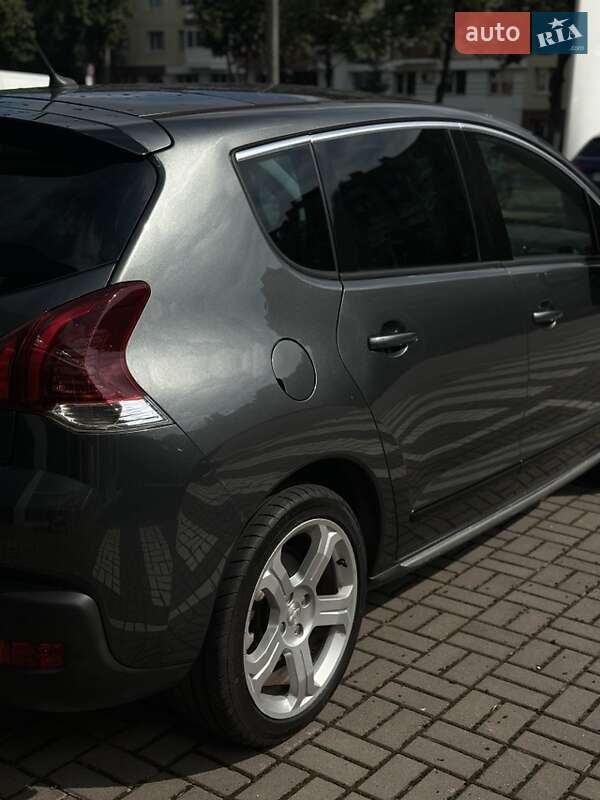 Позашляховик / Кросовер Peugeot 3008 2013 в Рівному