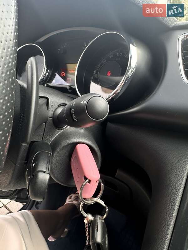 Позашляховик / Кросовер Peugeot 3008 2013 в Рівному