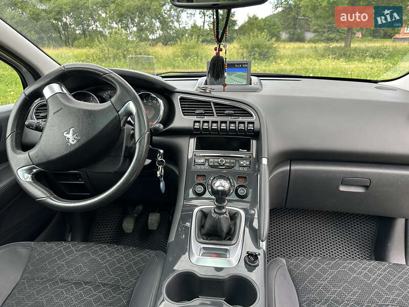 Внедорожник / Кроссовер Peugeot 3008 2016 в Самборе