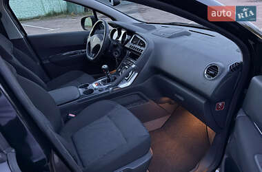 Позашляховик / Кросовер Peugeot 3008 2012 в 
