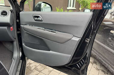 Позашляховик / Кросовер Peugeot 3008 2012 в 
