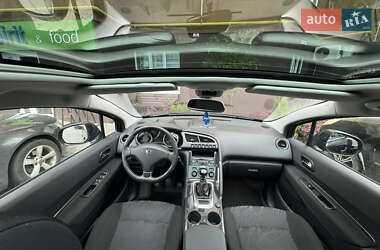 Позашляховик / Кросовер Peugeot 3008 2012 в 
