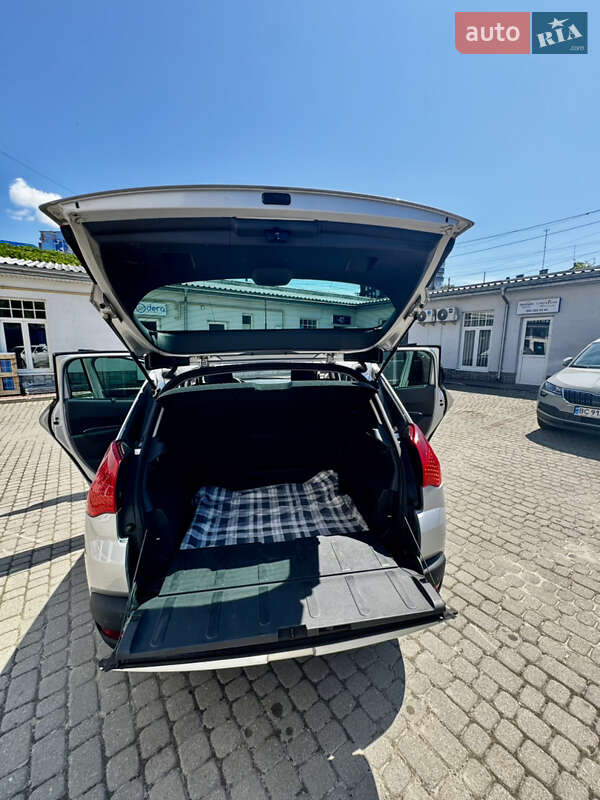 Позашляховик / Кросовер Peugeot 3008 2011 в Львові