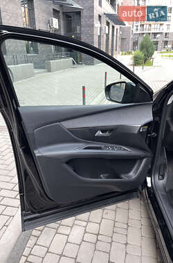 Позашляховик / Кросовер Peugeot 3008 2020 в 