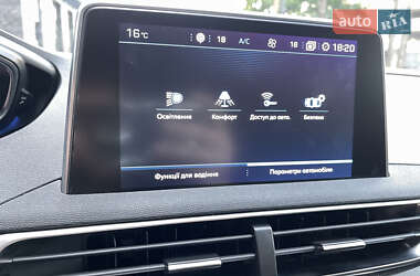 Позашляховик / Кросовер Peugeot 3008 2020 в 