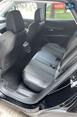 Позашляховик / Кросовер Peugeot 3008 2020 в 