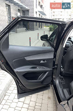 Позашляховик / Кросовер Peugeot 3008 2020 в 
