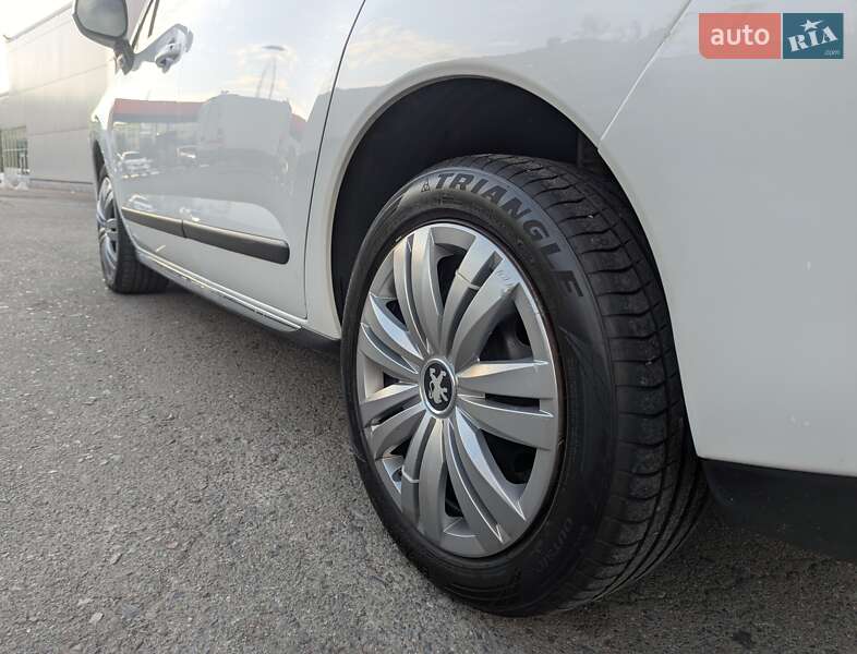 Позашляховик / Кросовер Peugeot 3008 2012 в Львові