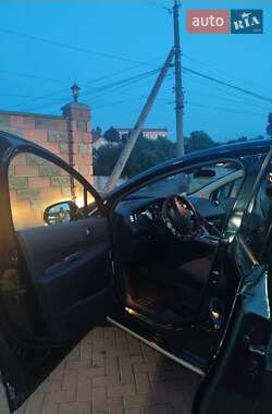 Внедорожник / Кроссовер Peugeot 3008 2011 в 