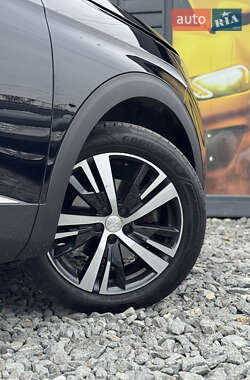Внедорожник / Кроссовер Peugeot 3008 2020 в 