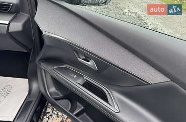 Внедорожник / Кроссовер Peugeot 3008 2020 в 