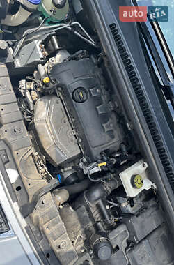 Внедорожник / Кроссовер Peugeot 3008 2011 в 