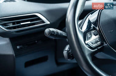 Позашляховик / Кросовер Peugeot 3008 2020 в 