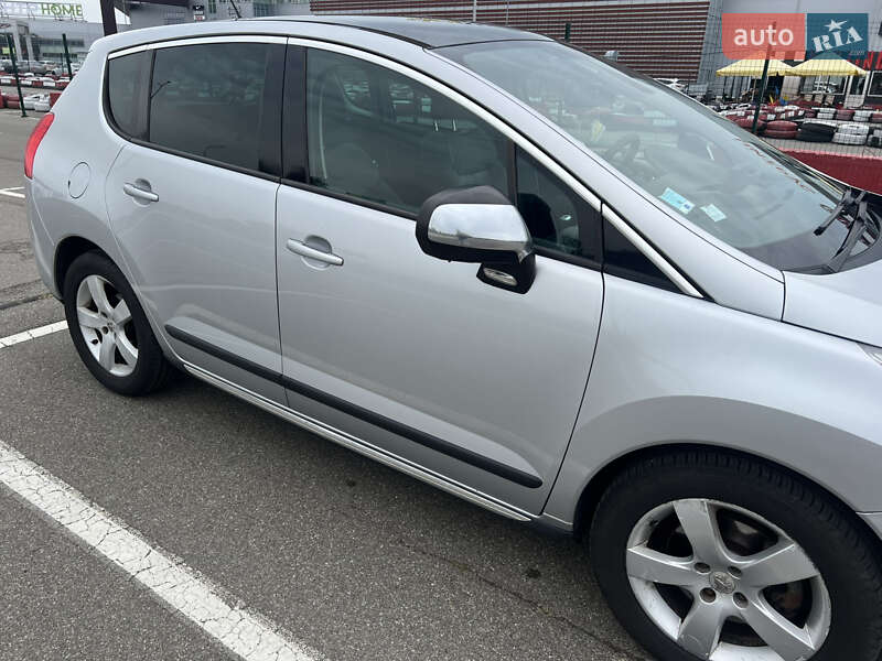 Позашляховик / Кросовер Peugeot 3008 2012 в Києві