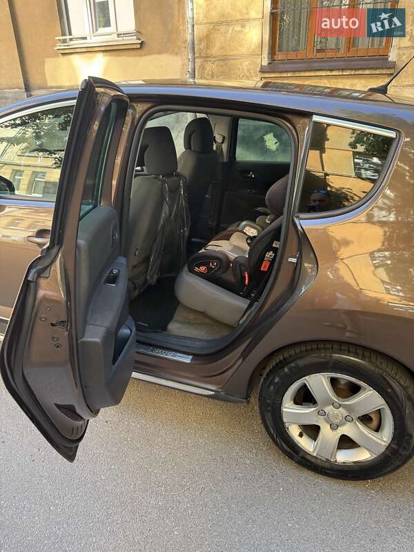 Позашляховик / Кросовер Peugeot 3008 2013 в Львові